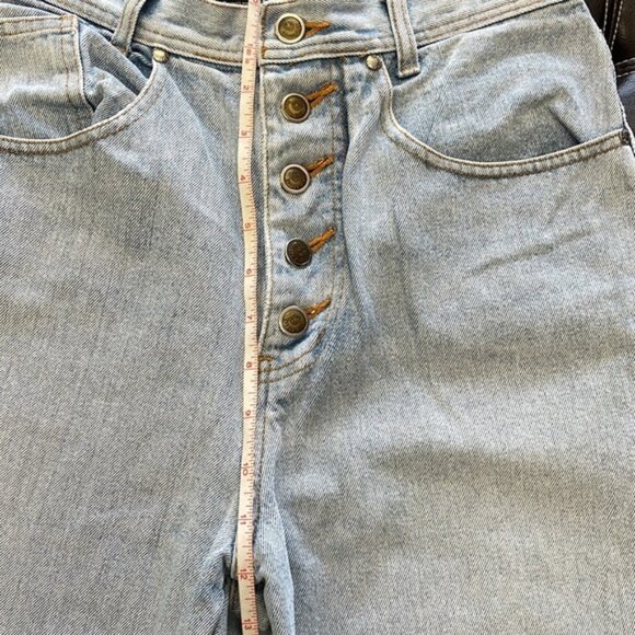 (29) 5ive Jungle & Co Women's Jean Shorts - Picture 6 of 9